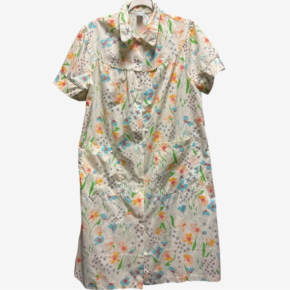✨SOLD✨Vintage floral house dress with pockets